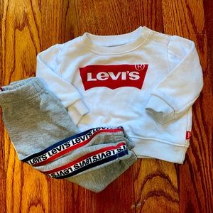 Levi’s baby set 🥰